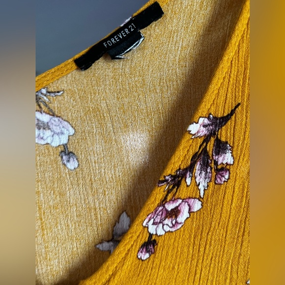 Forever 21 Yellow Floral Button Down Flowy Crop Top - Picture 4 of 7